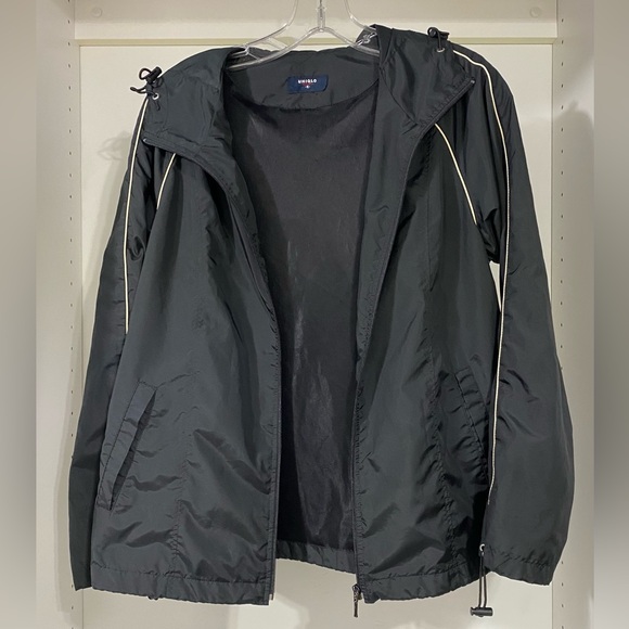 Uniqlo windbreaker - Picture 1 of 11